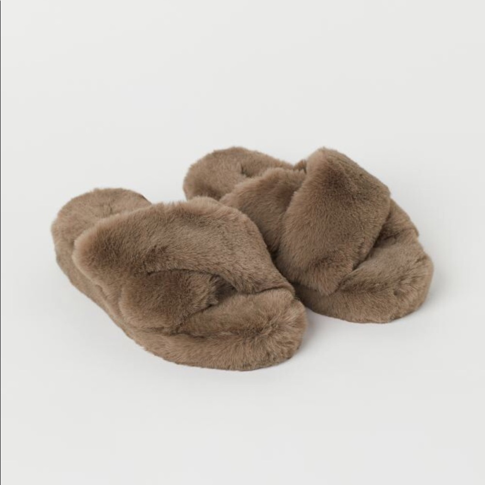 H&M faux fur slippers
